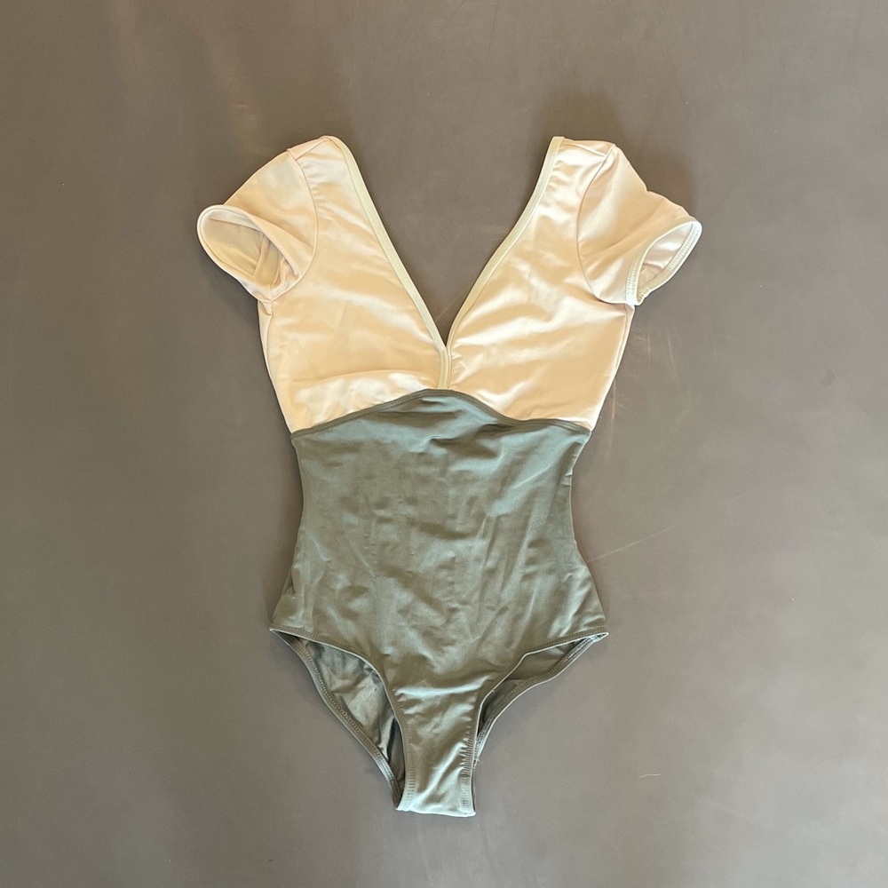 “Nora” Mariia leotard